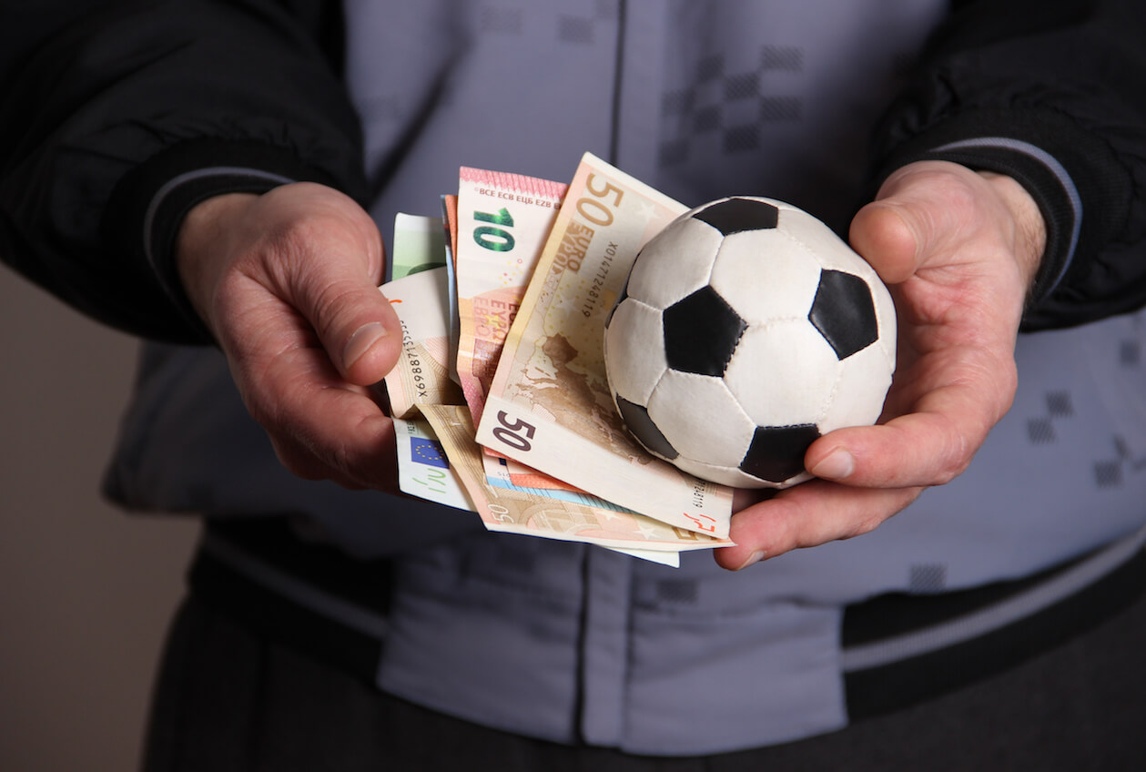 WINNING WITH BETS IS A JOB: BECOME YOUR OWN MANAGER